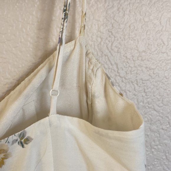 WAYF white floral front tie midi dress - Picture 6 of 8